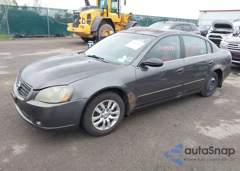 2005 Nissan Altima 2.5 S from USA, damaged, VIN 1N4AL11D45C342971